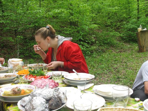 Наташа полностью согласна со мной о вкусовых качествах шурпы.