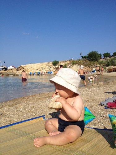 Тарас нарешті знайшов прорізувач, який його задовільнив