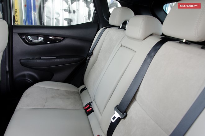 Nissan Qashqai 2014 интерьер задний ряд