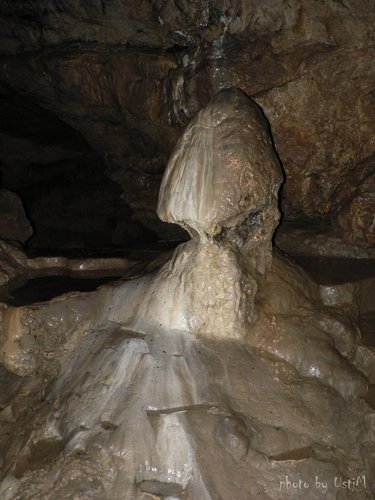 Этому сталагмиту 8000-12000 лет!!