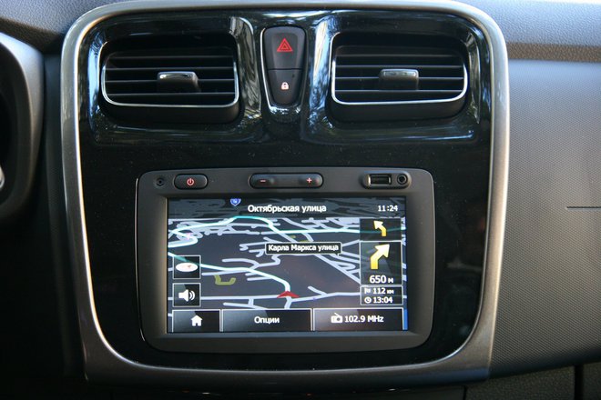 Renault Logan Media Nav