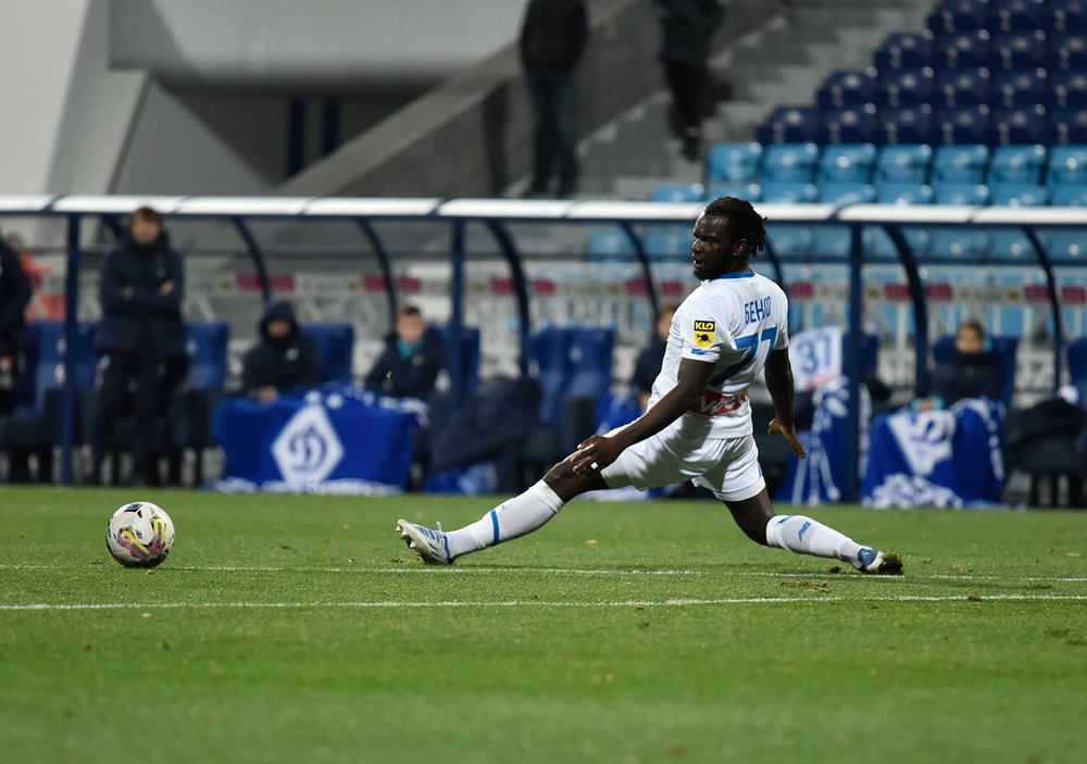 Steaua Bucharest Vs. Dynamo Kyiv Editorial Stock Photo - Image of national,  ball: 48006198