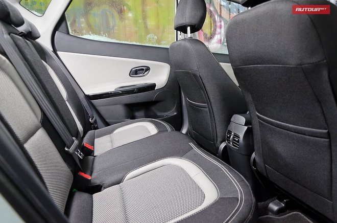 Kia Ceed 2013 интерьер места сзади.